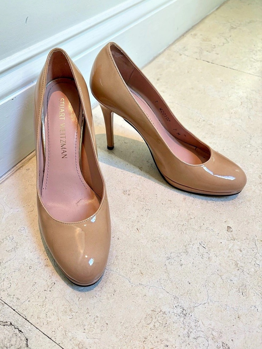 Stuart Weitzman Nude Pumps